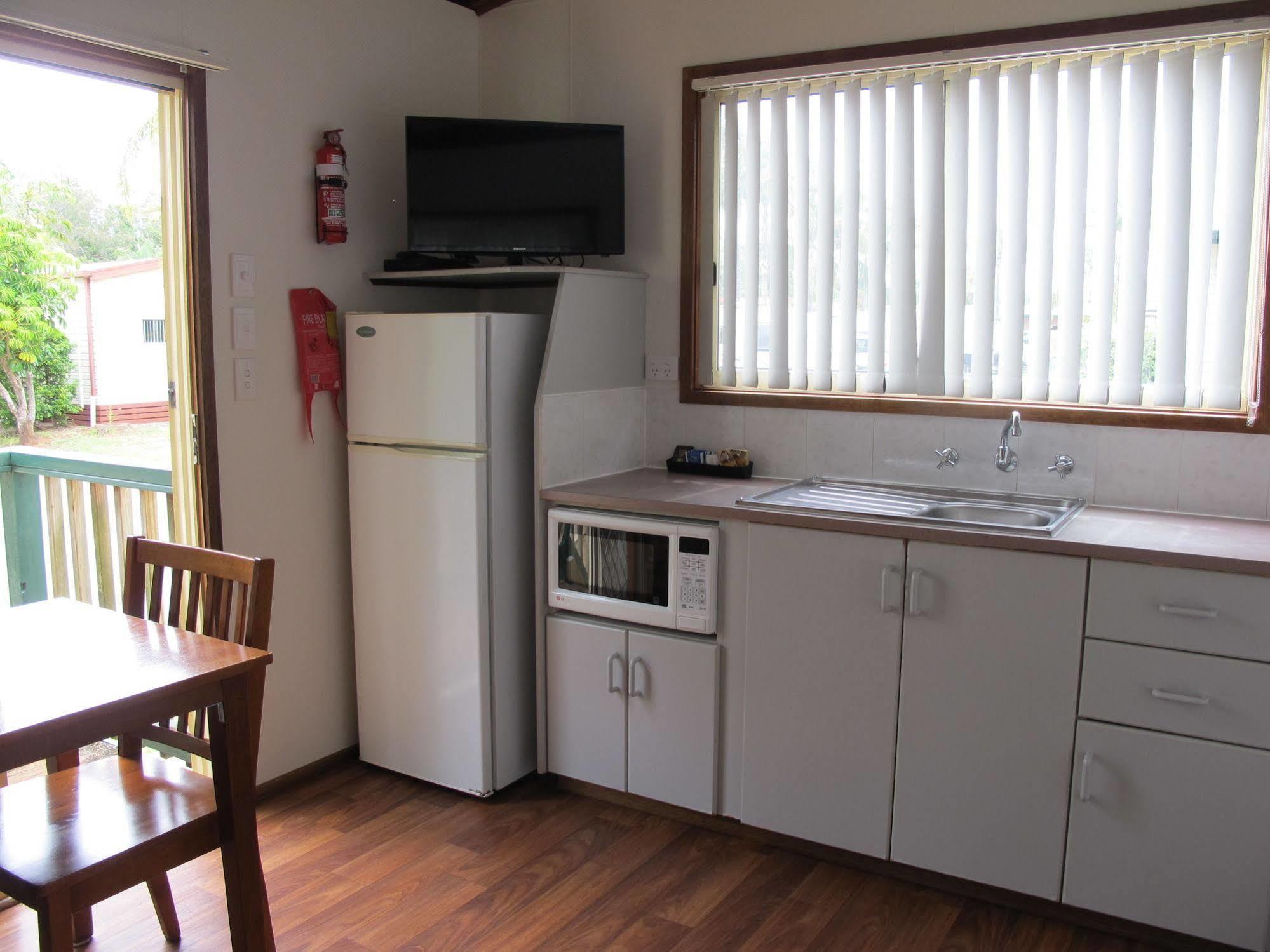 Melaleuca Caravan Park Порт-Маккуори Экстерьер фото