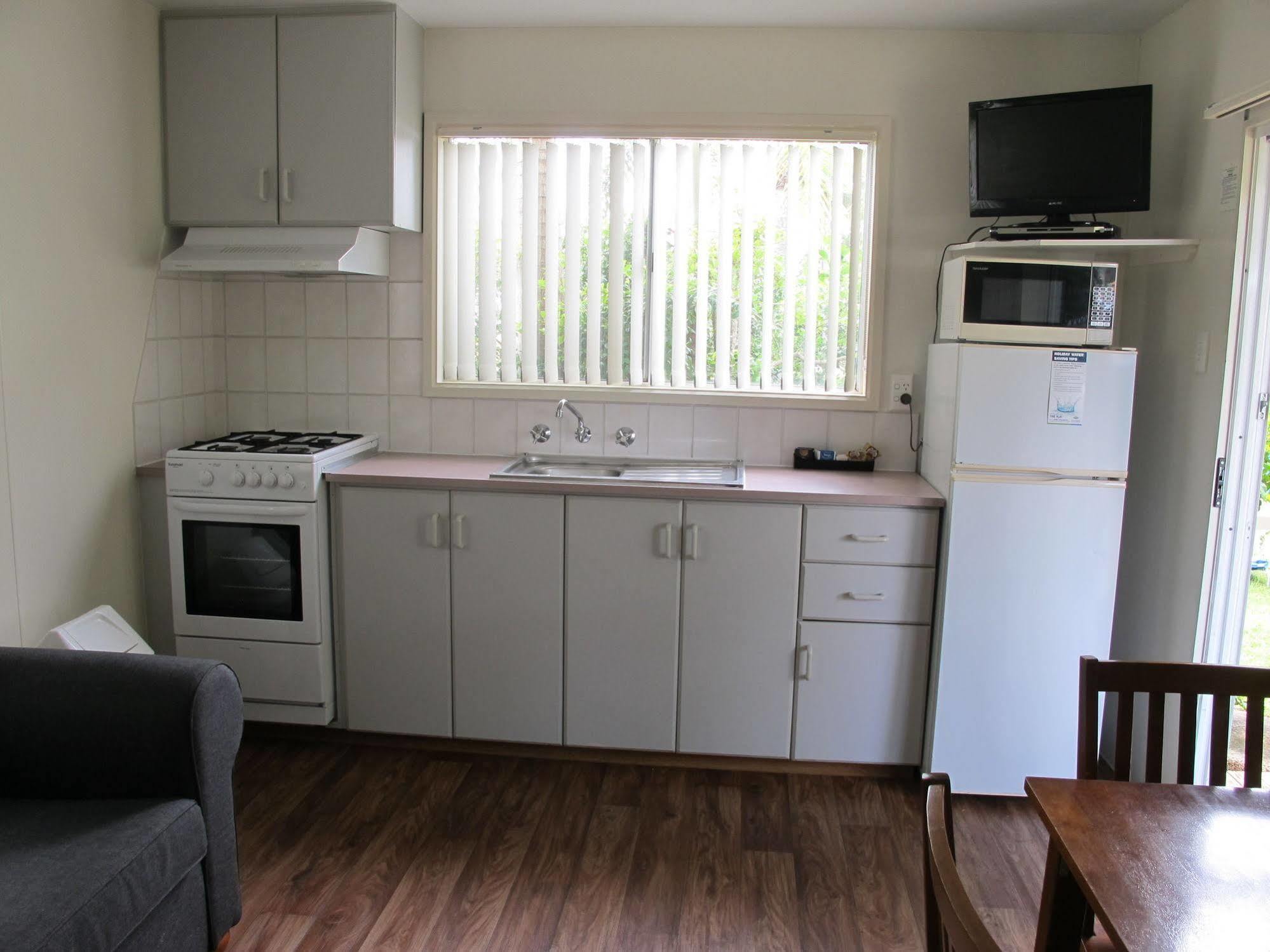 Melaleuca Caravan Park Порт-Маккуори Экстерьер фото